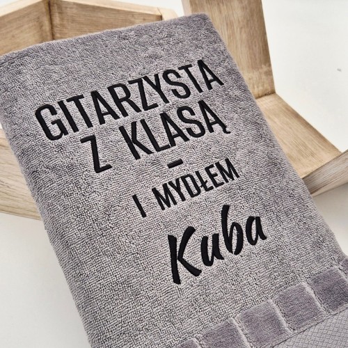 gitarzysta-z-klasa-i-mydlem-a.jpg