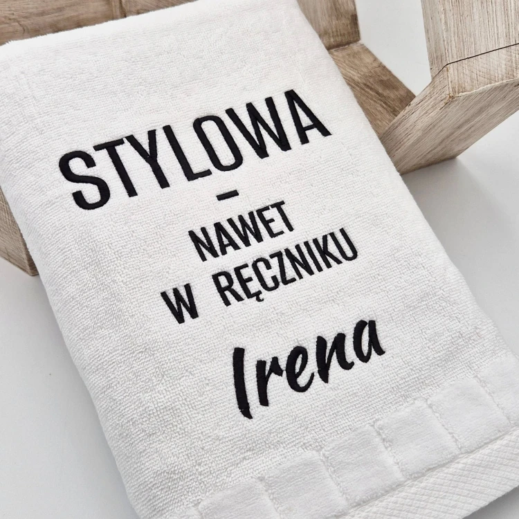 stylowa-nawet-w-reczniku-a.jpg