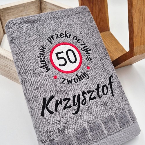 wlasnie-przekroczyles-50-zwolnij-a.jpg