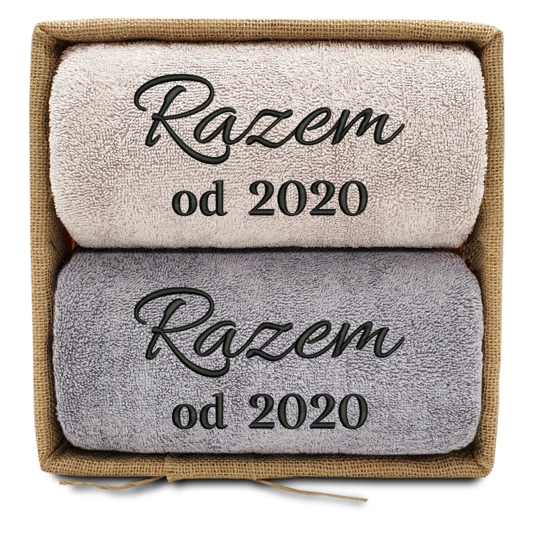 razem-prezent-na-slub-2-reczniki-w-koszu-bez-szary.jpg