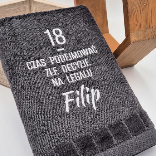 RĘCZNIK NA 18-TE URODZINY czas podejmować złe decyzje legalnie