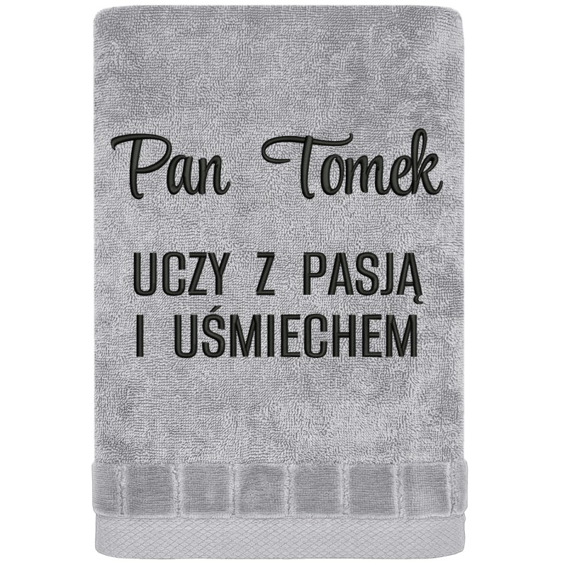 uczy-z-pasja-i-usmiechem-szary.jpg