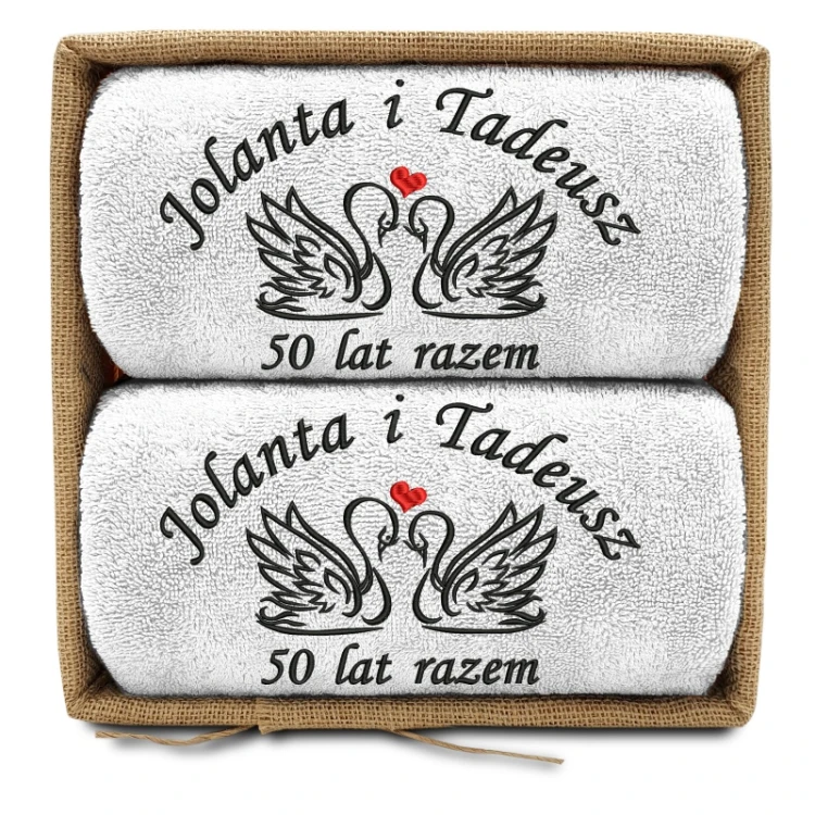 prezent-na-rocznice-slubu-2-reczniki-w-koszu-labedzie-bialy.jpg